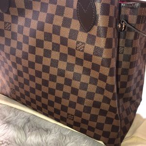 Louis Vuitton Neverfull MM